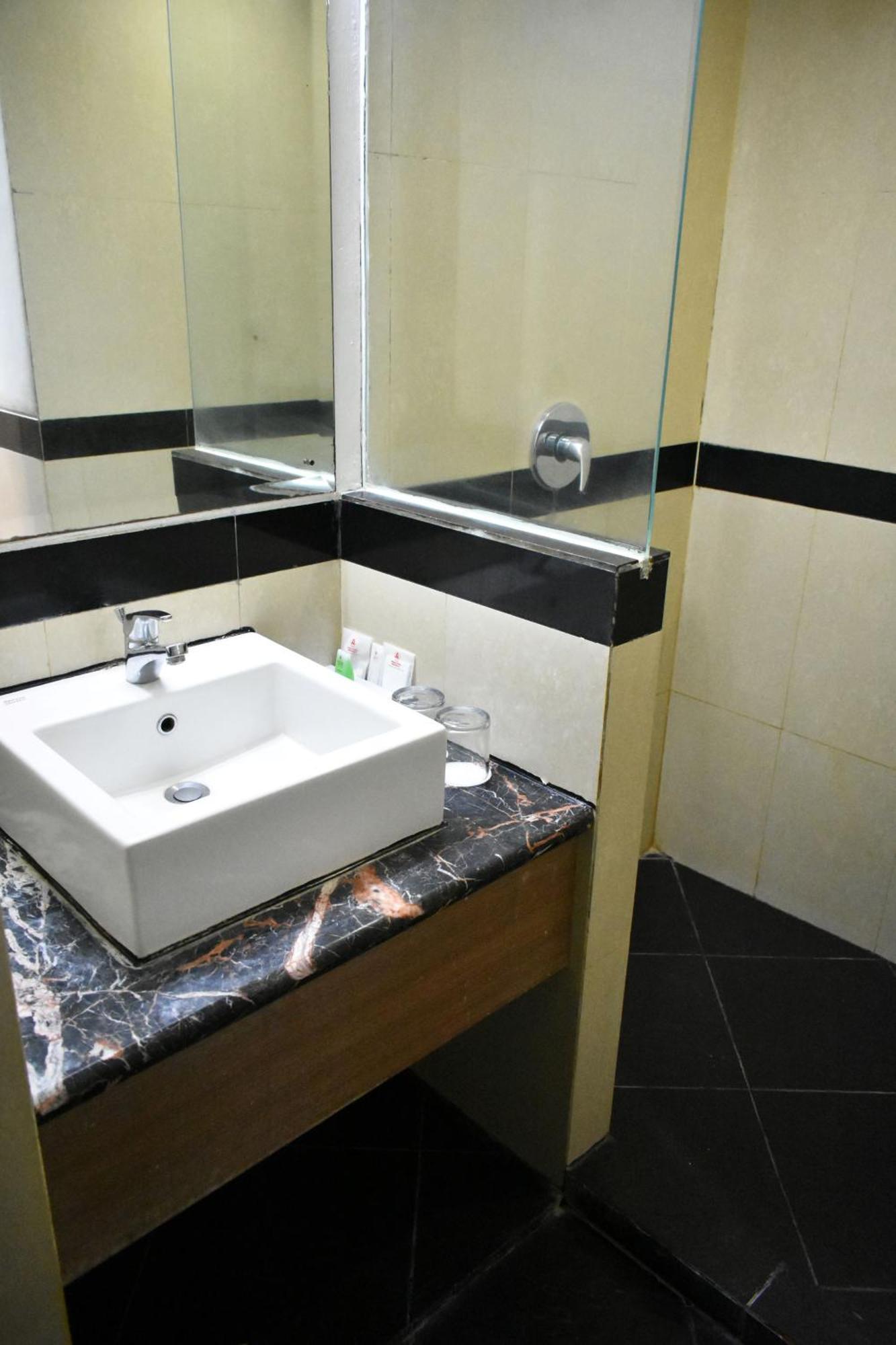 Abadi Hotel Malioboro Yogyakarta By Tritama Hospitality Dış mekan fotoğraf
